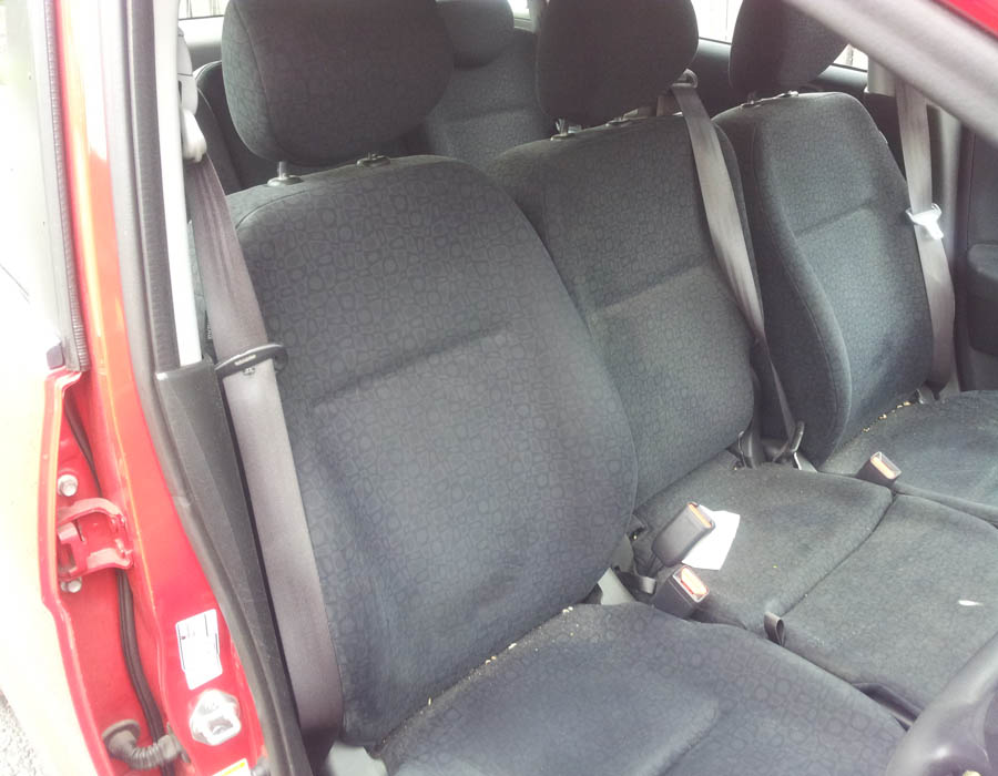 Honda FRV I-VTEC SE seat-belt-stalk-buckle-driver-side-front